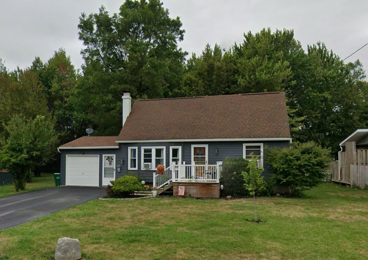 6437 Locust Street , Lockport, NY, US