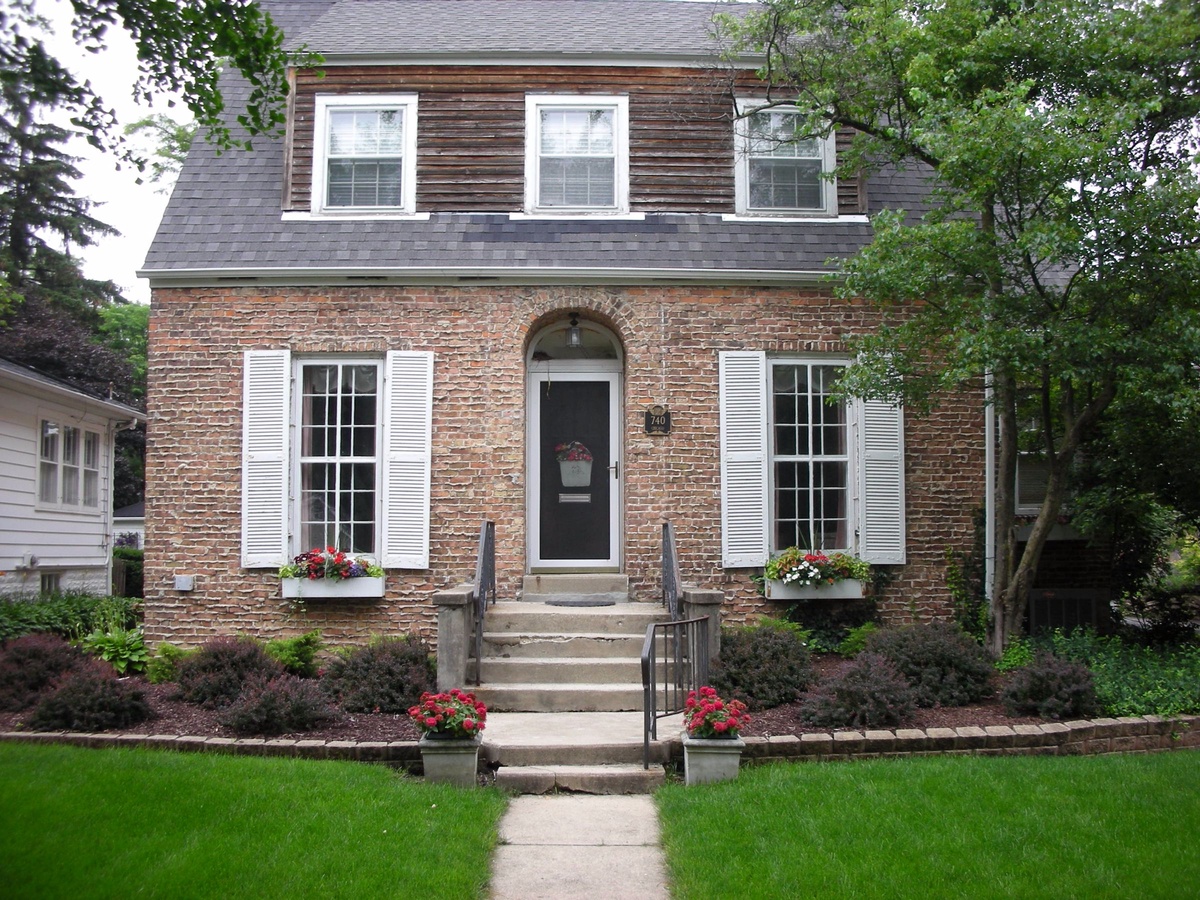 740 Chicago Avenue , Downers Grove, IL, US