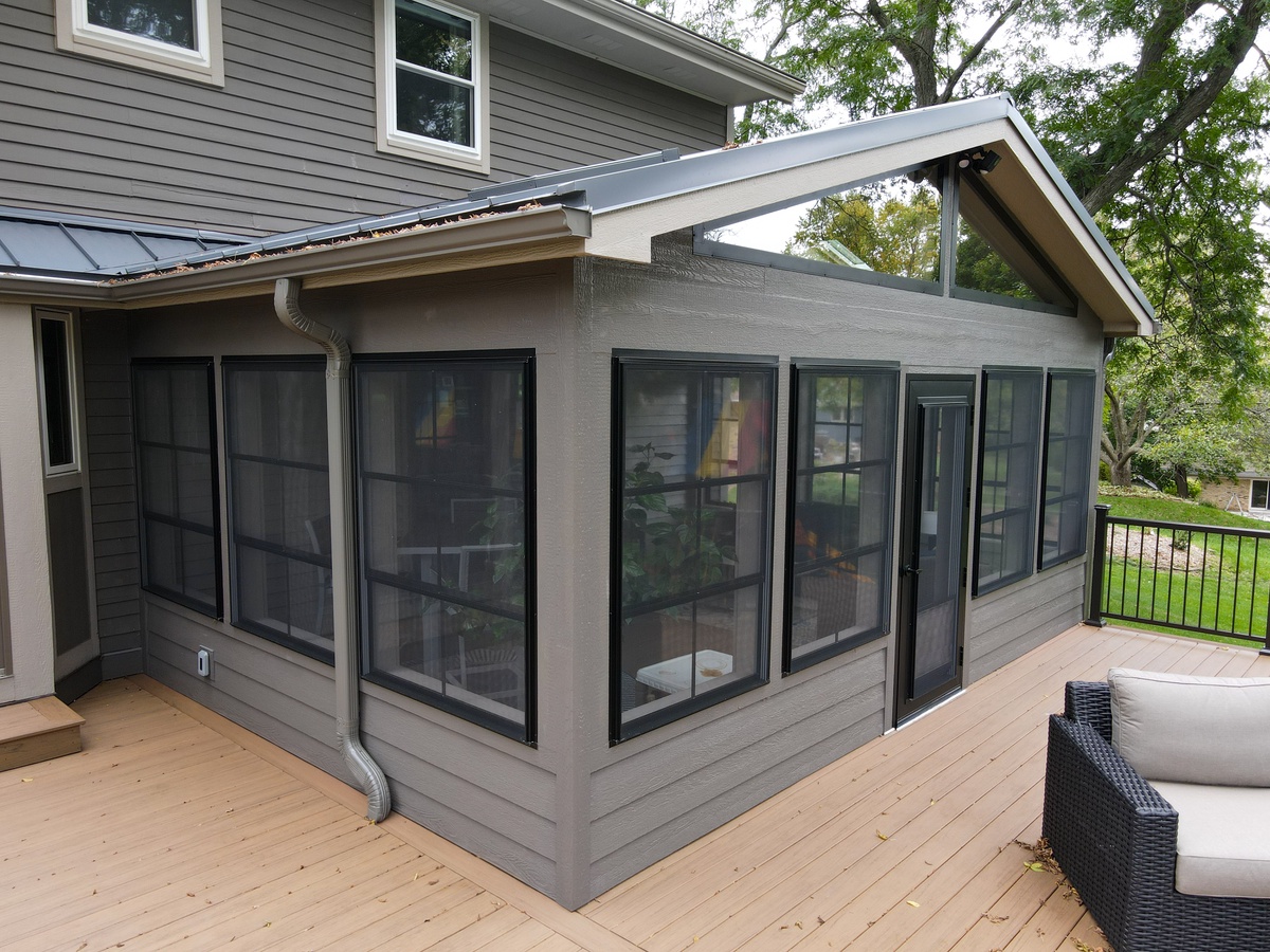 1325 Washington Court , Brookfield, WI, US