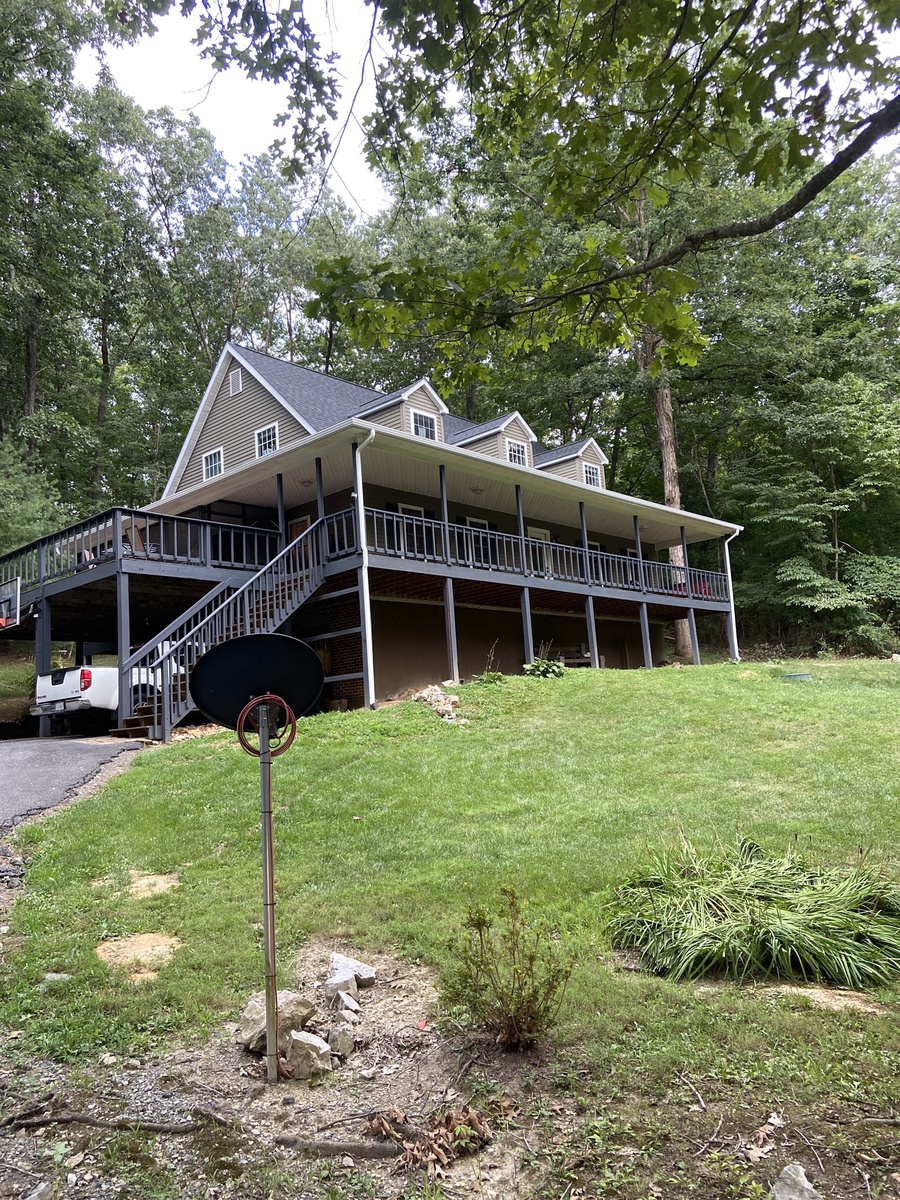 131 Moffett Branch Road , Churchville, VA, US