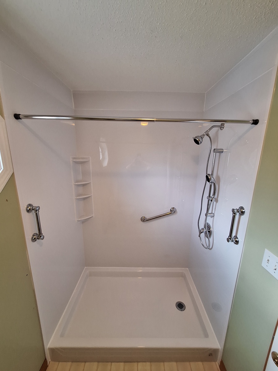 585 Sheridan Street , Chicopee, MA, US