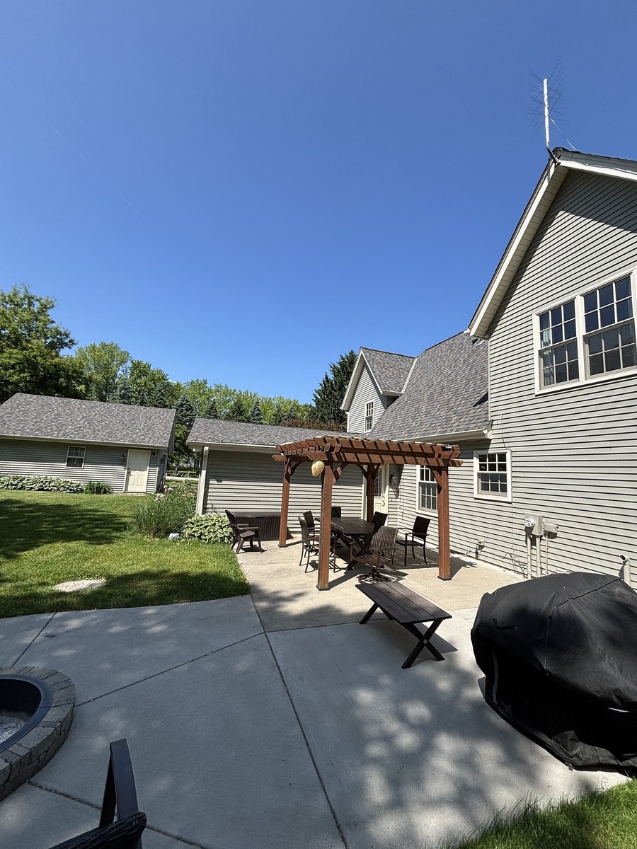 236 North Taliesin Road , Wales, WI, US