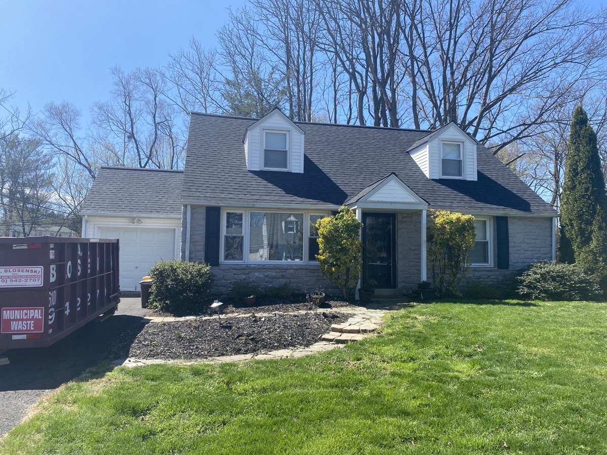 608 Burton Road , Oreland, PA, US