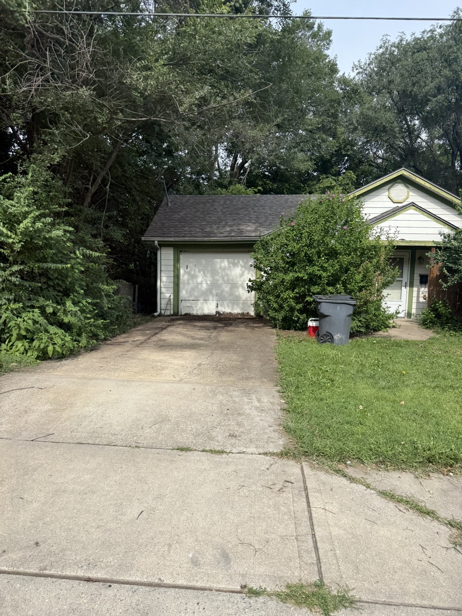 607 North Chestnut Street , Olathe, KS, US