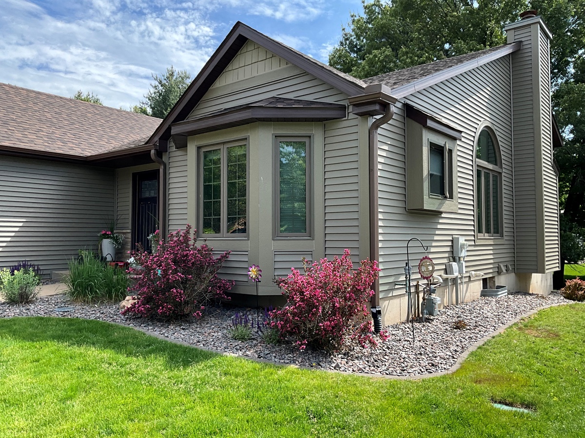 1035 Thompson Drive , Altoona, WI, US