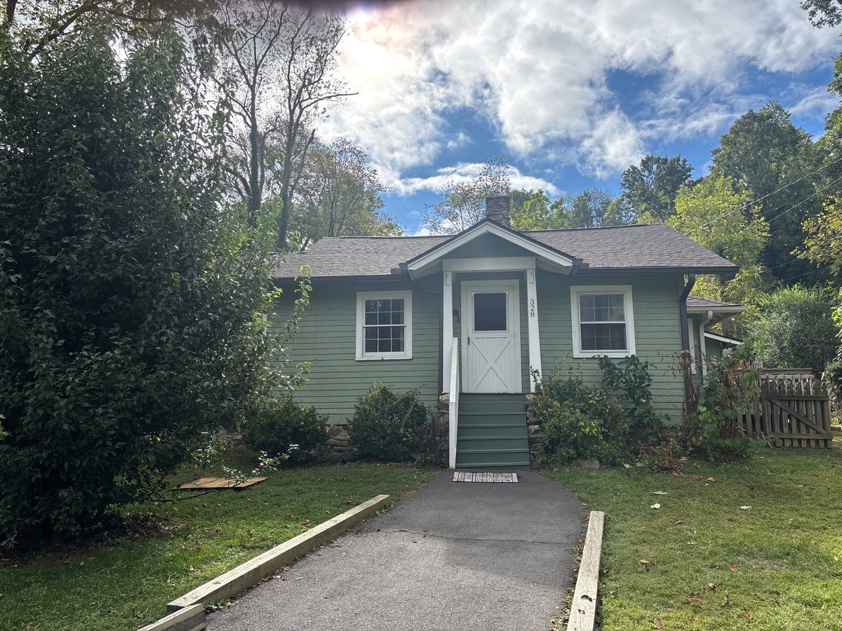 328 Weaverville Road , Asheville, NC, US