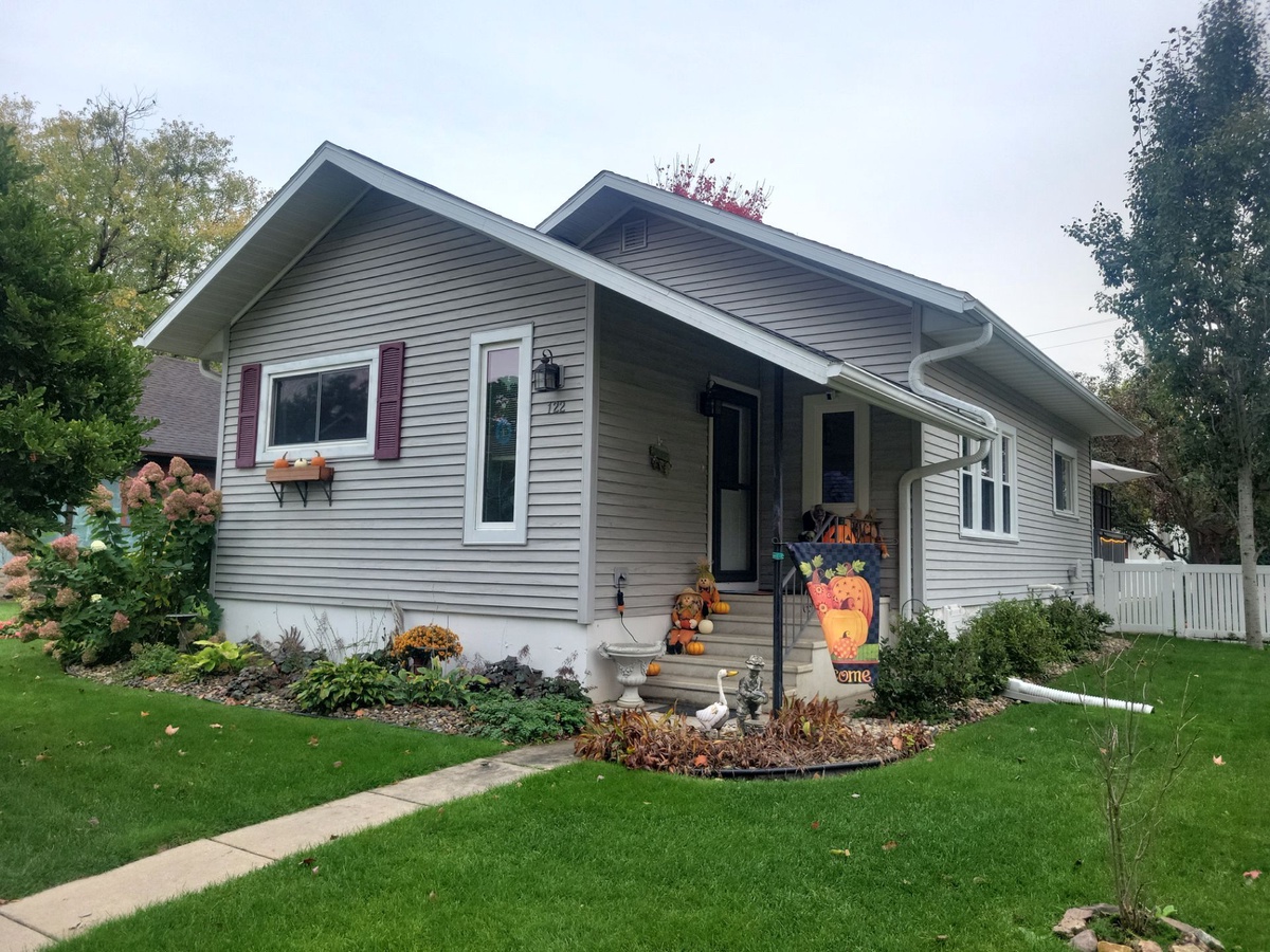 122 Lake Street , Holmen, WI, US