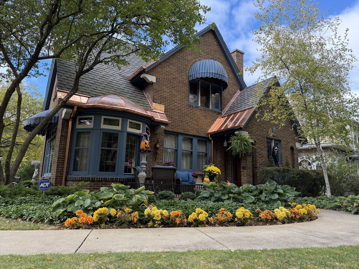 6177 Washington Circle , Wauwatosa, WI, US
