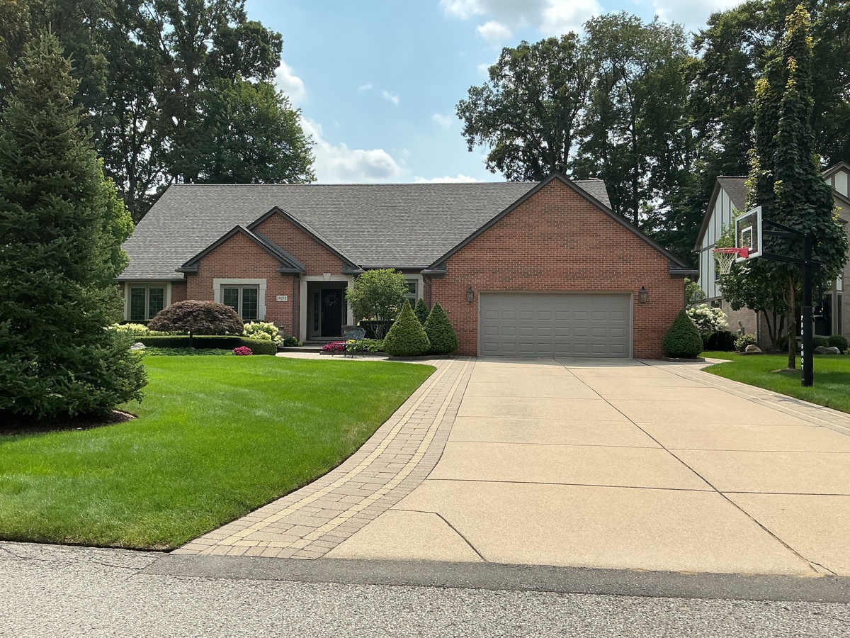 14072 Towering Oaks Drive , Shelby Township, MI, US