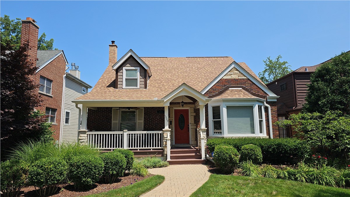 5909 North Newark Avenue , Chicago, IL, US