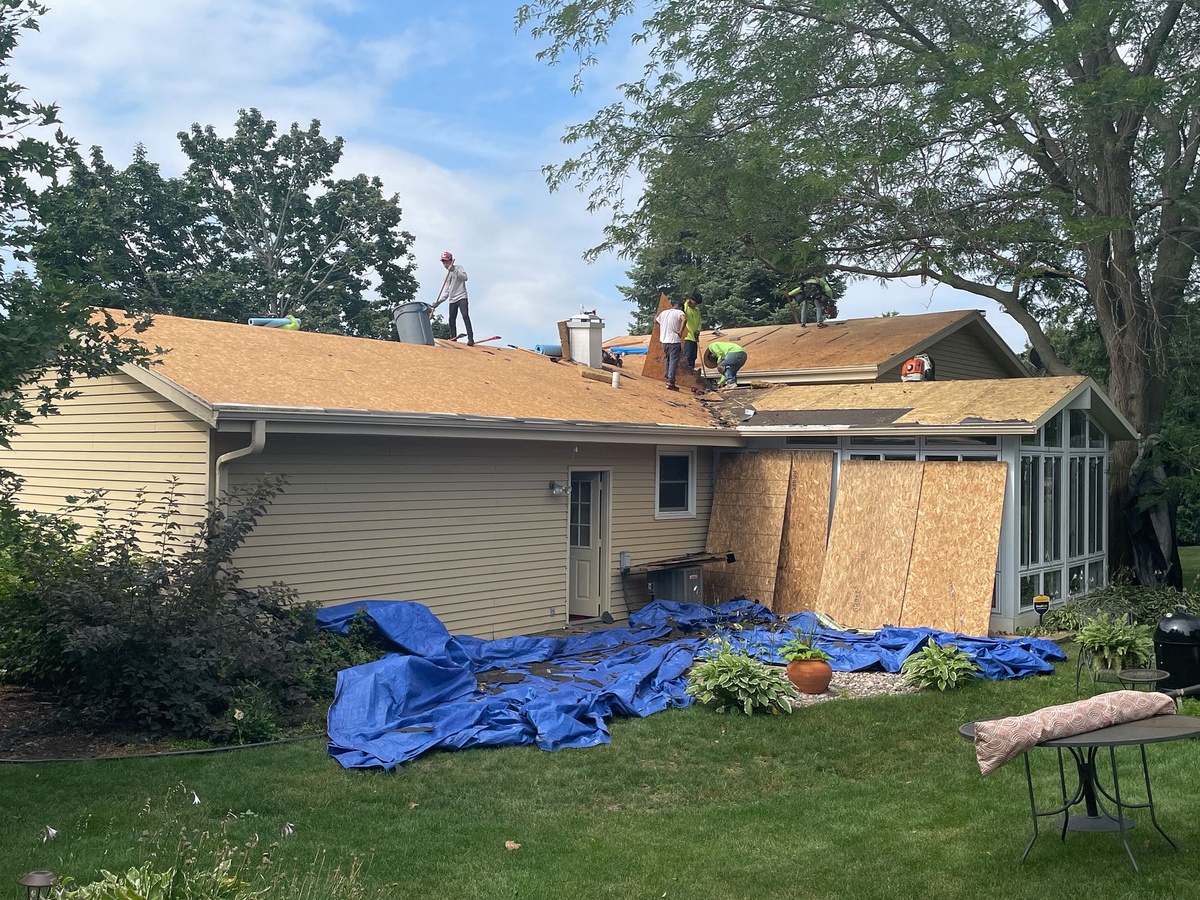 350 Stone Court , Pewaukee, WI, US