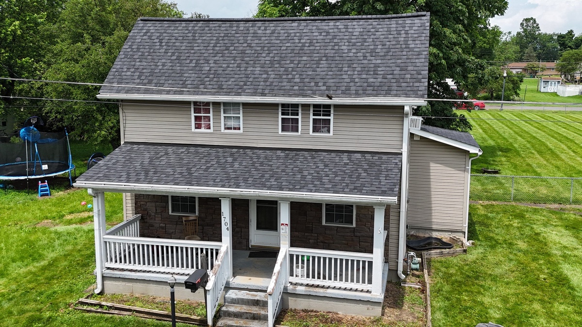 1704 Hillcrest Avenue , Obetz, OH, US