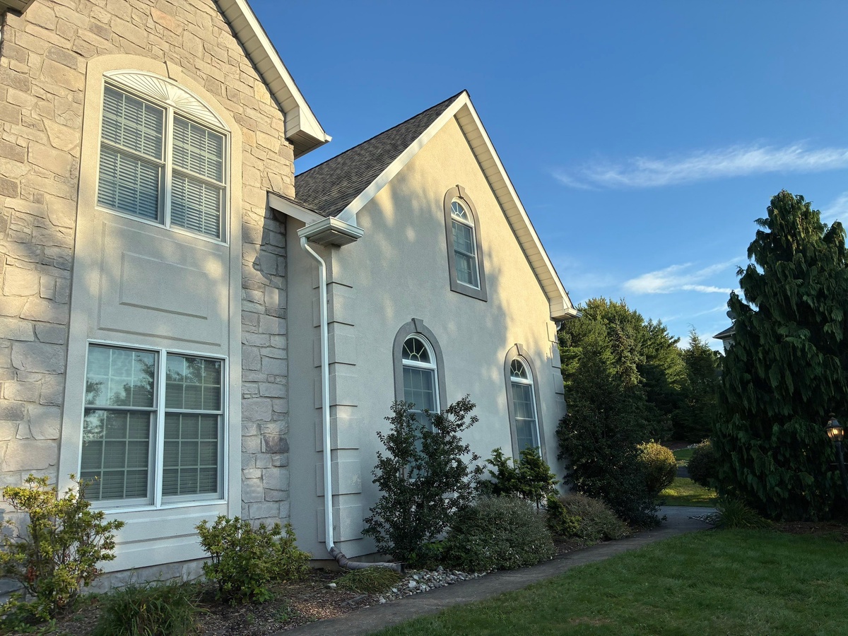 5231 Aberdene Street , Center Valley, PA, US