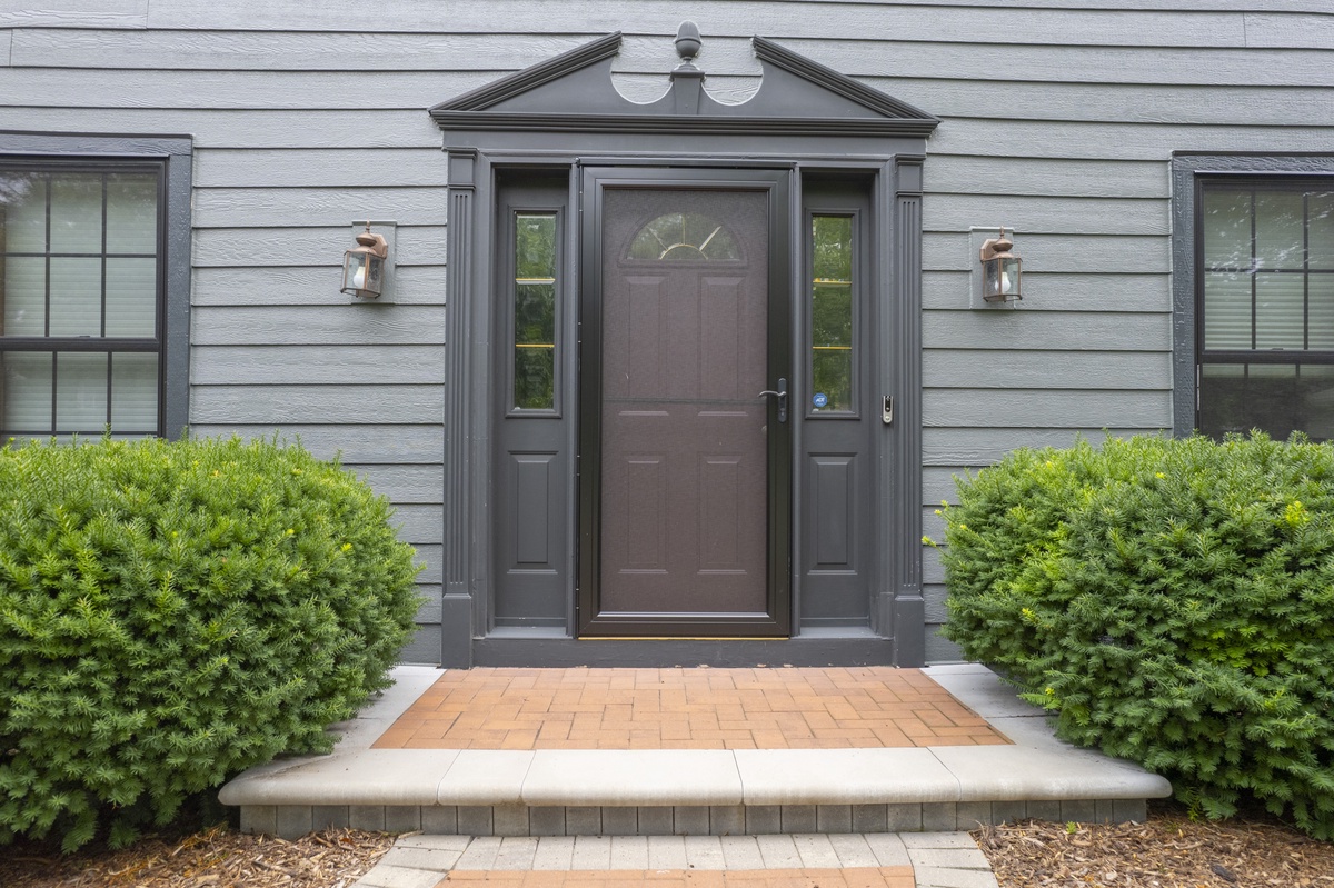 10328 Stanford Drive , Mequon, WI, US