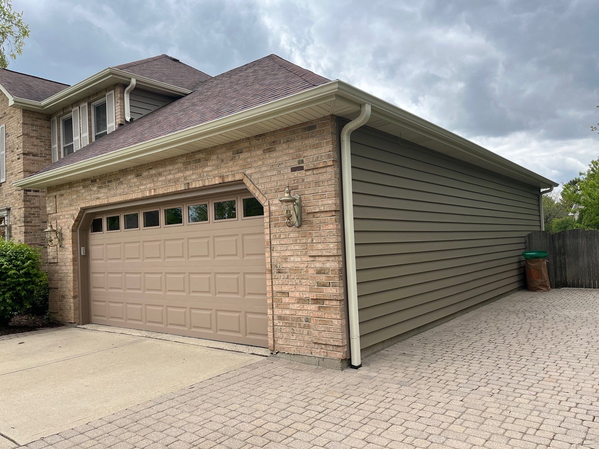 1046 Parkview Circle , Carol Stream, IL, US