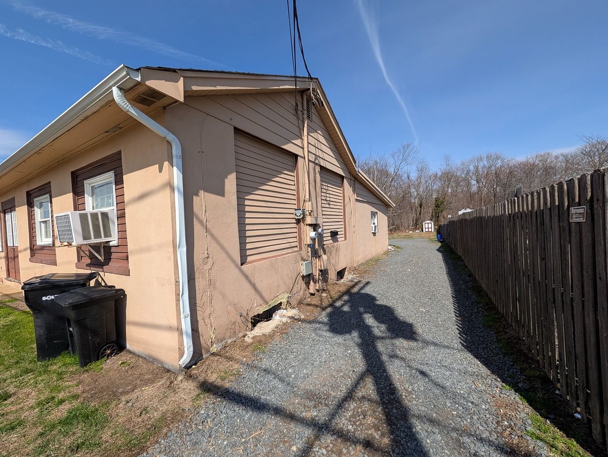 9 East Railroad Avenue , Jamesburg, NJ, US