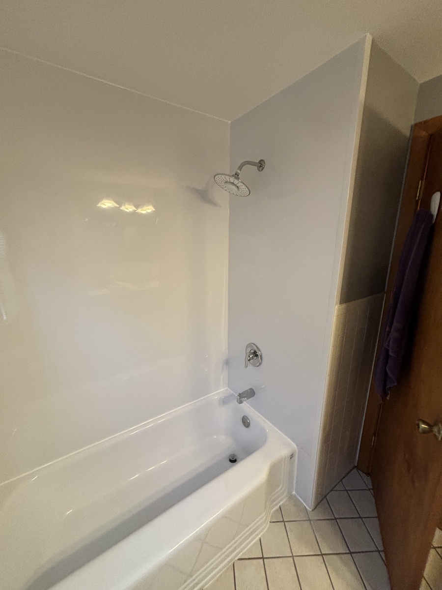 106 Lincoln Street , West Springfield, MA, US