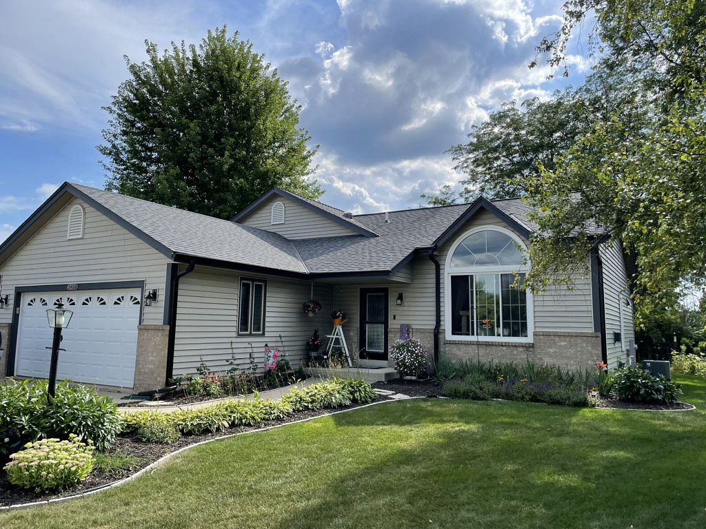 2408 Emslie Court , Waukesha, WI, US