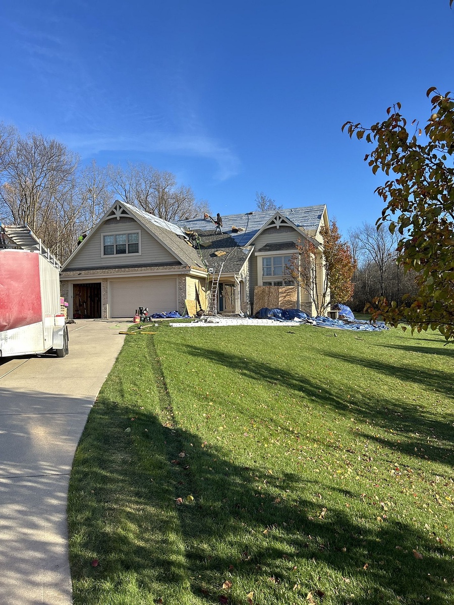W270N2468 Orchard Lane , Pewaukee, WI, US