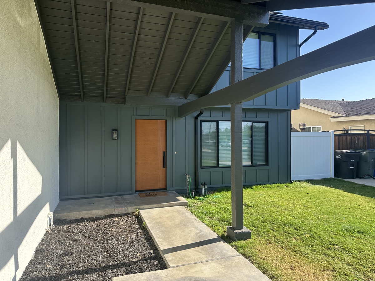 547 East Cherry Hill Street , Ontario, CA, US