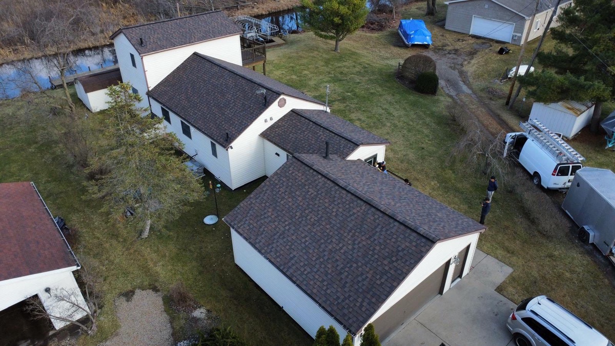 420 Olcott Lake Drive , Jackson, MI, US