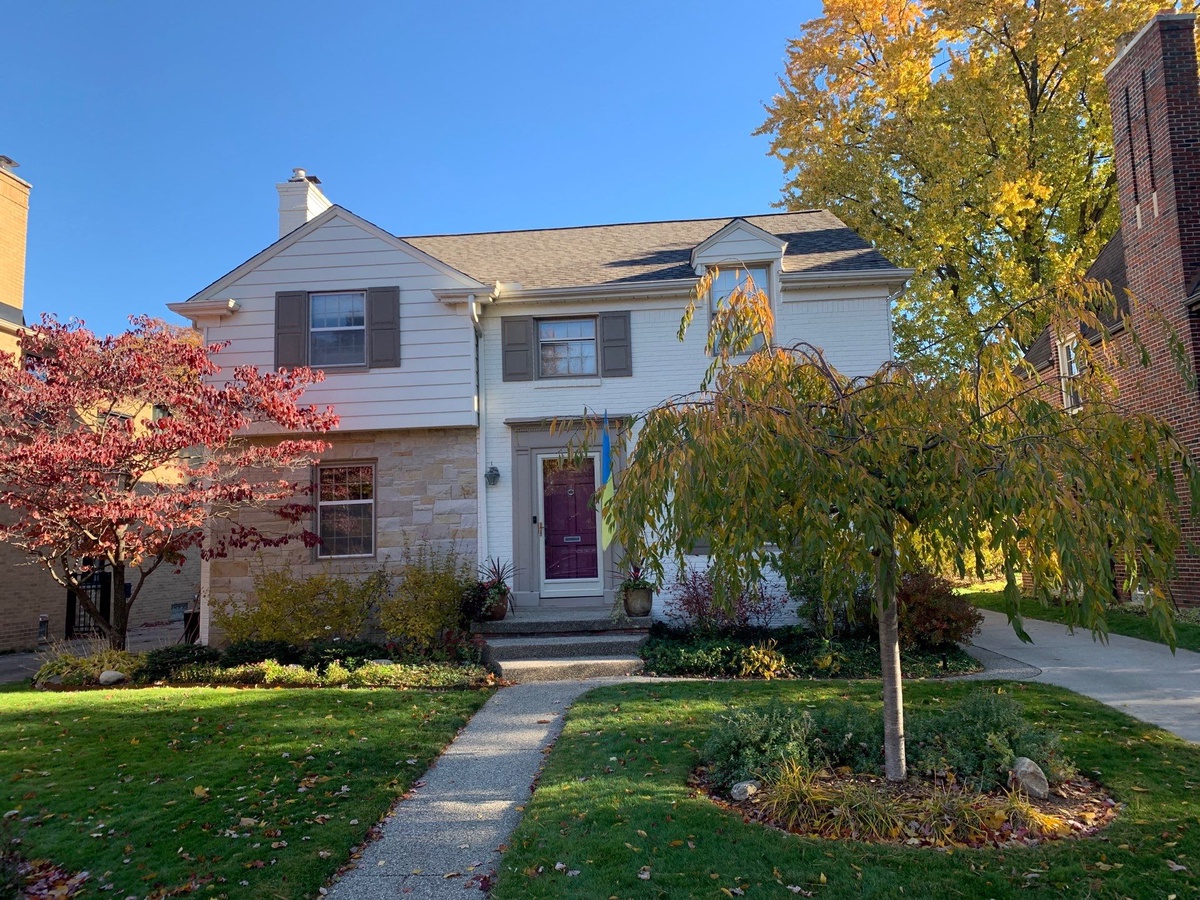 26380 Dundee Road , Huntington Woods, MI, US