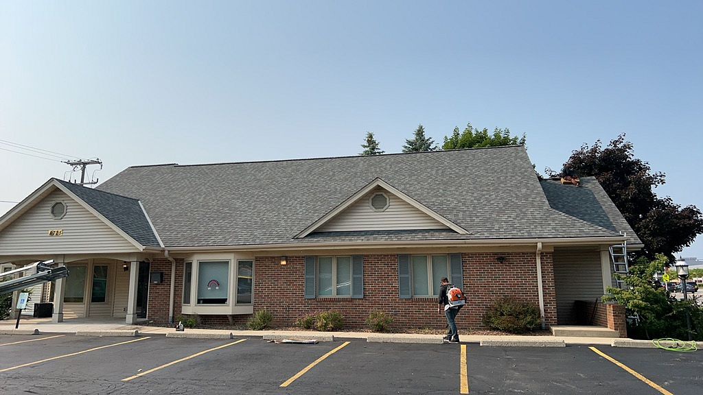 8725 South Howell Avenue , Oak Creek, WI, US