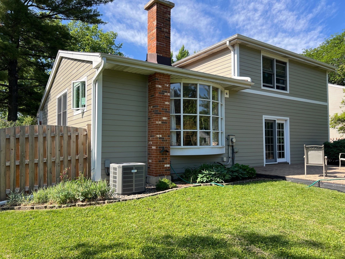 1209 Brook Lane , Naperville, IL, US
