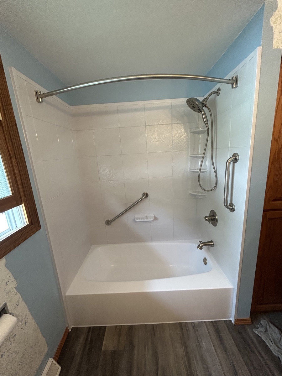 1306 Oak Crest Drive , Ashwaubenon, WI, US