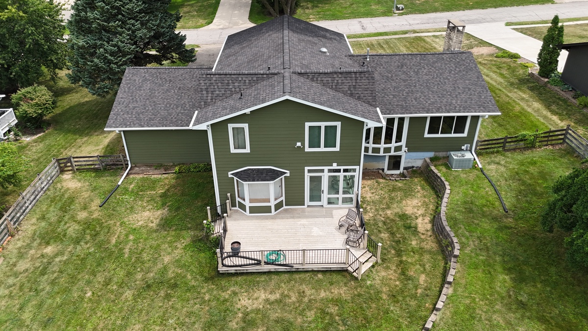 1421 West 1st Street , Pella, IA, US