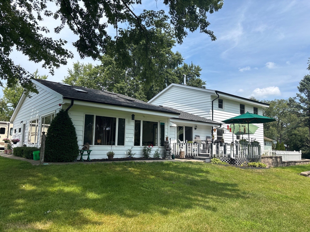 Daniel & Holly M. | 35401 Ridge Road, Burlington, WI, USA, WI
