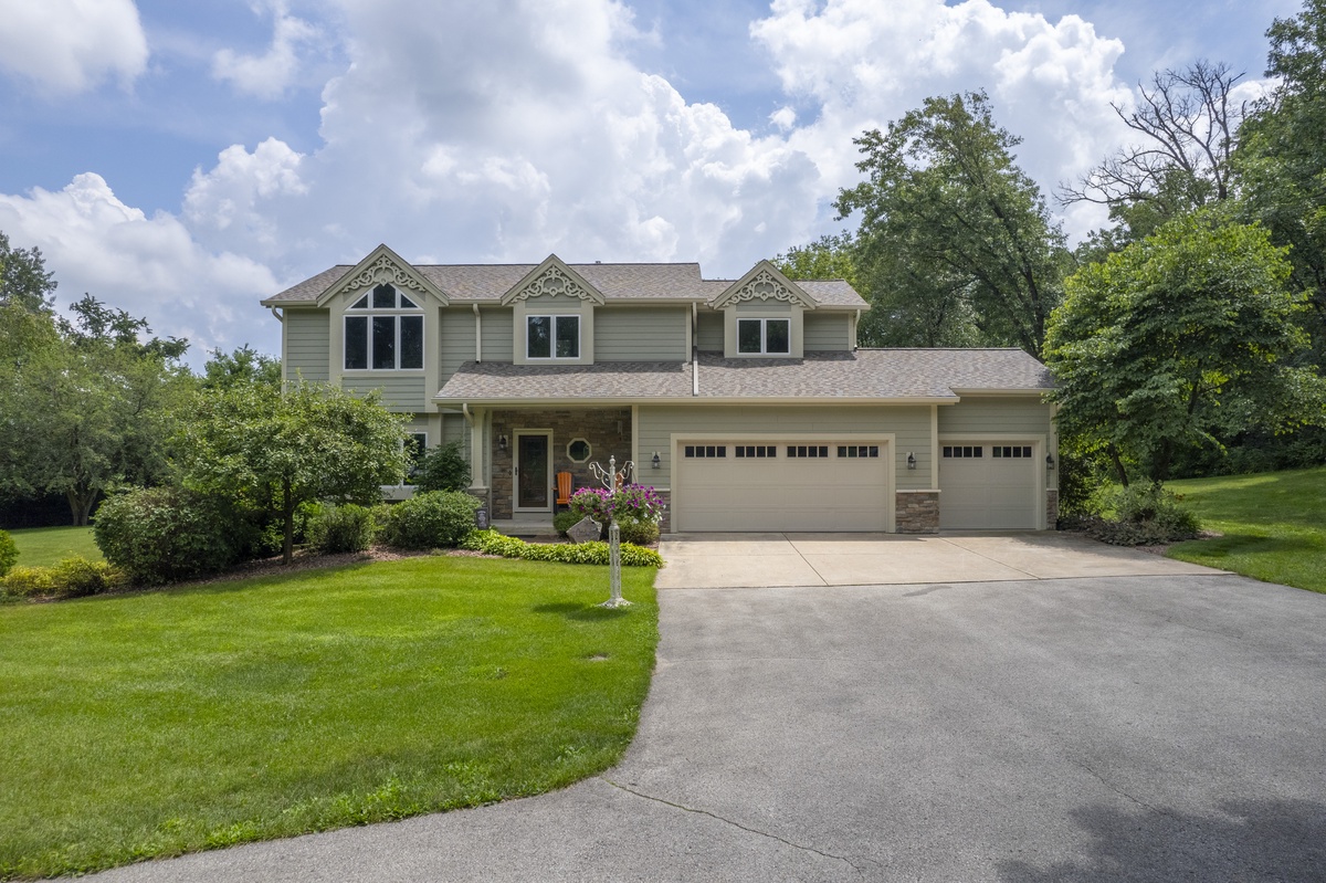 N9304 Knuteson Drive , Whitewater, WI, US