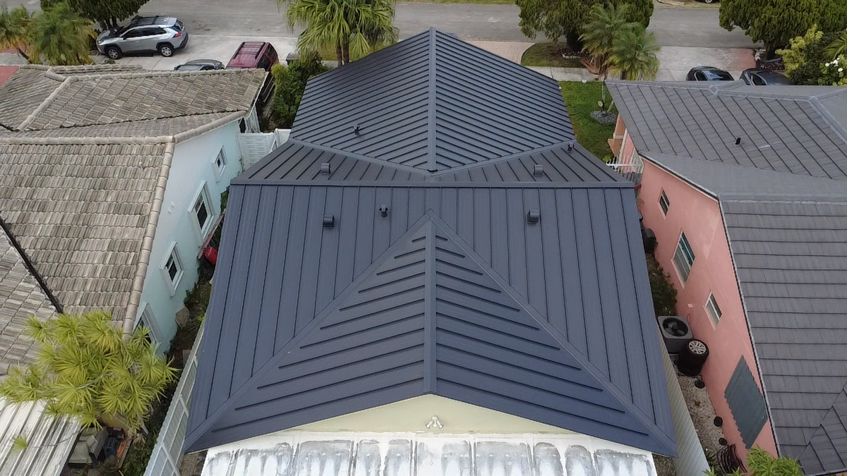 3510 West 75th Place , Hialeah, FL, US