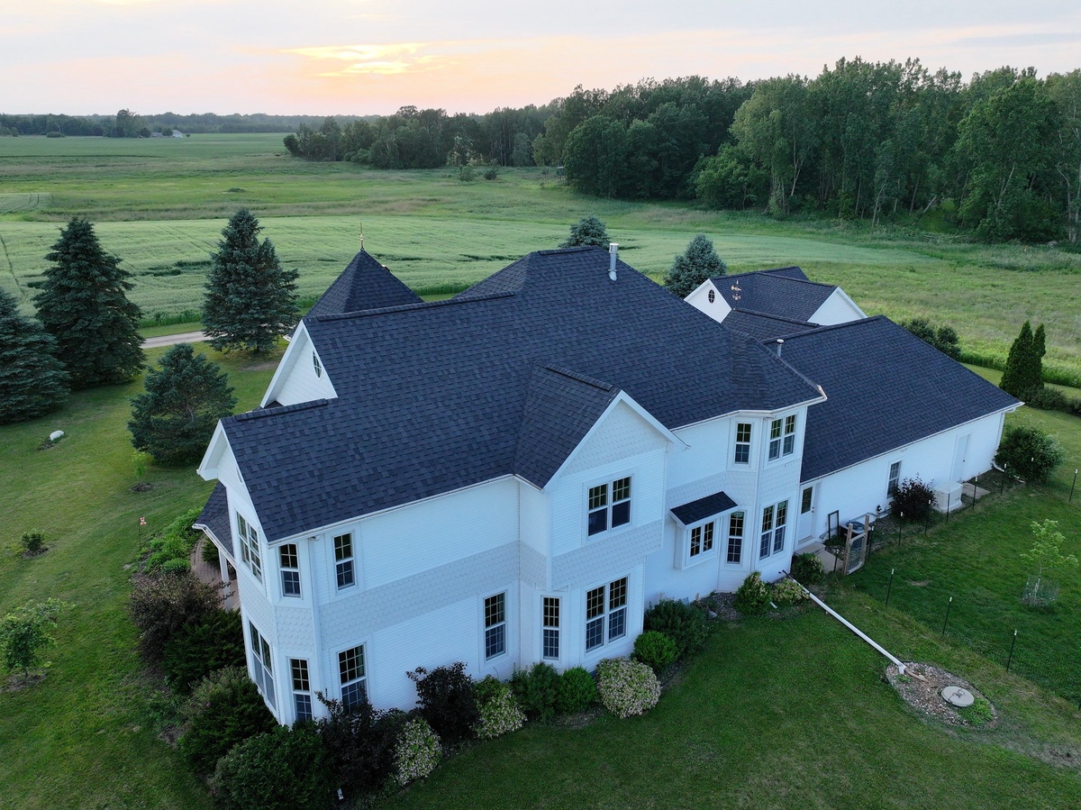 8590 MORGAN MARSH RD , OCONTO FALLS, WI, US