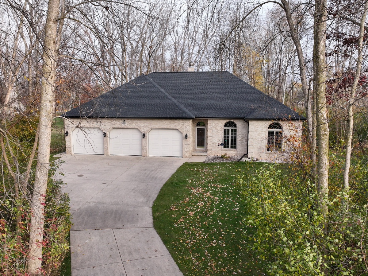 2731 Summerset Circle , Suamico, WI, US