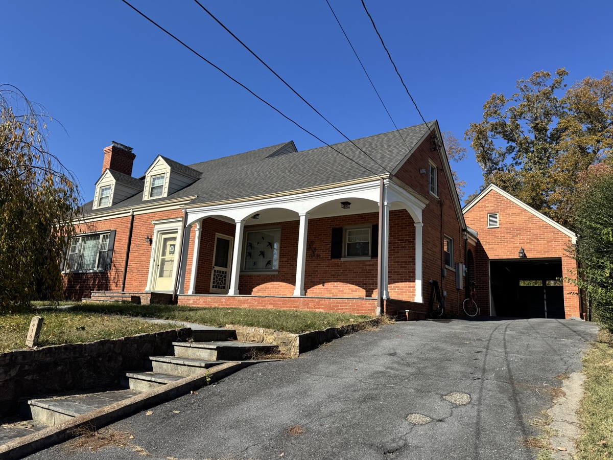 436 Mountain View Drive , Staunton, VA, US