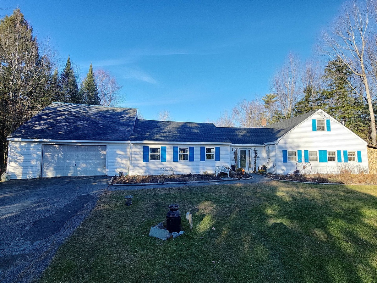 144 McNally Road , Clinton, ME, US