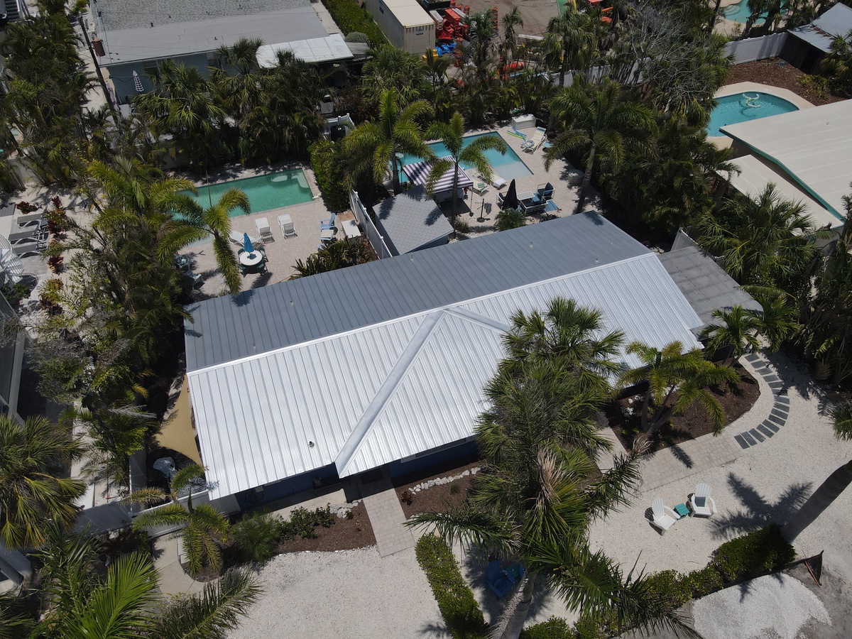 306 61st Street , Holmes Beach, FL, US