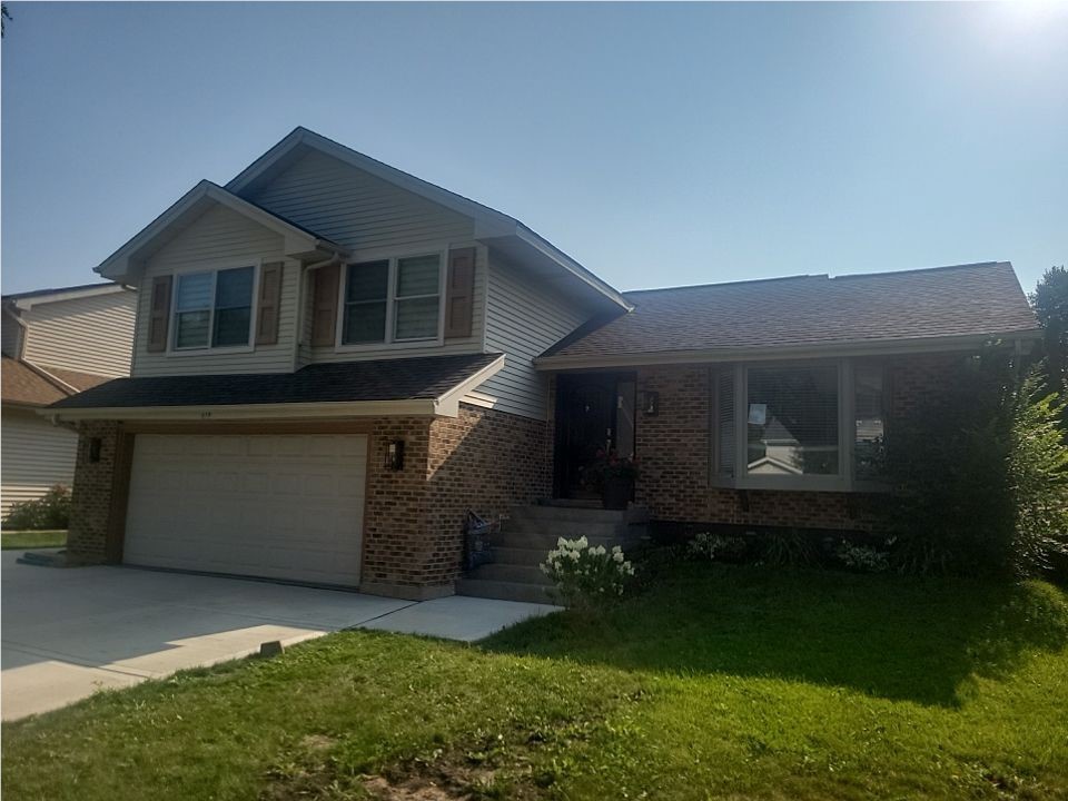 619 Sycamore Lane , Wheeling, IL, US