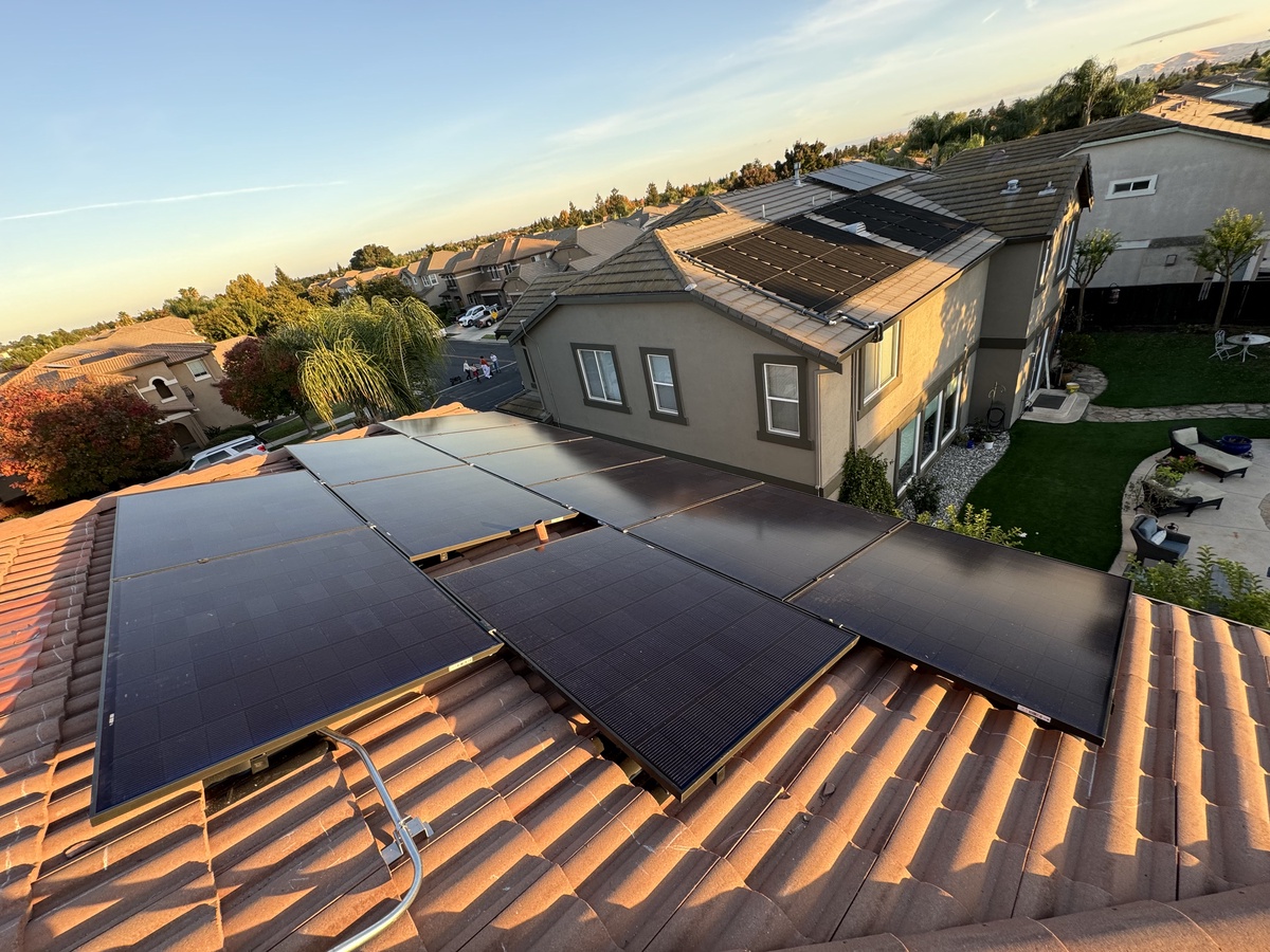 1589 Dawnview Drive , Brentwood, CA, US