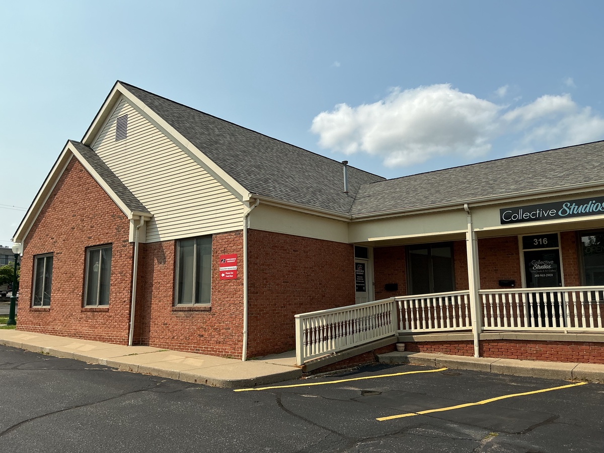 318 East Street , Rochester, MI, US