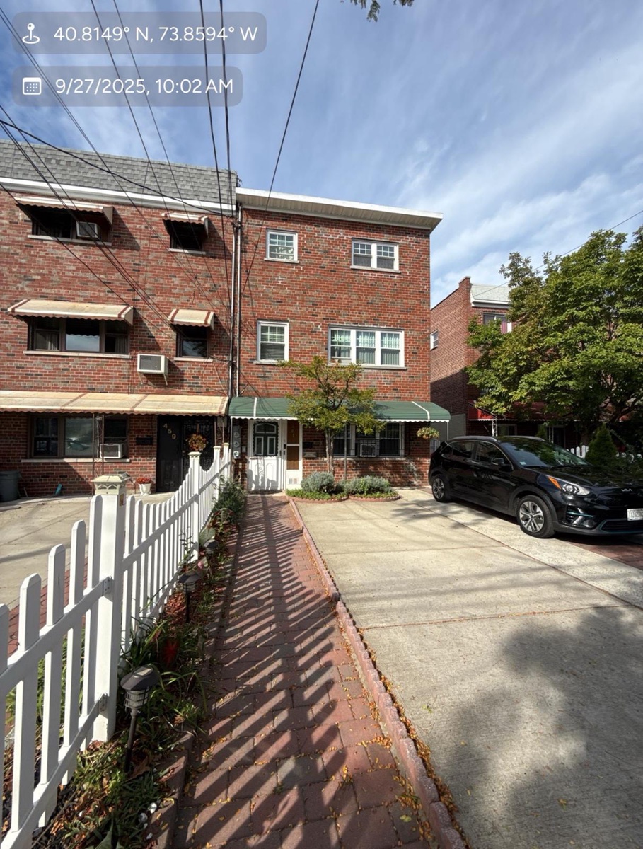 461 Leland Avenue , The Bronx, NY, US