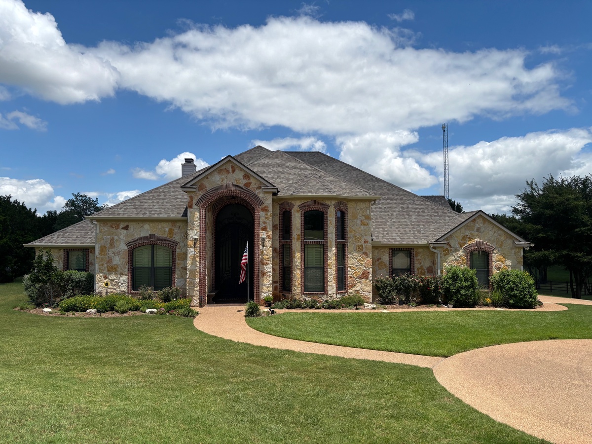 250 Hali Brooke Drive , China Spring, TX, US