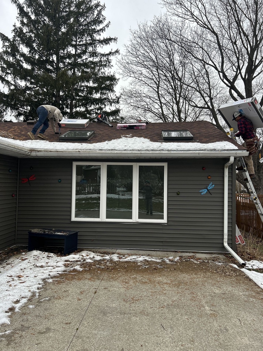 805 North Oakwood Avenue , Oconomowoc, WI, US