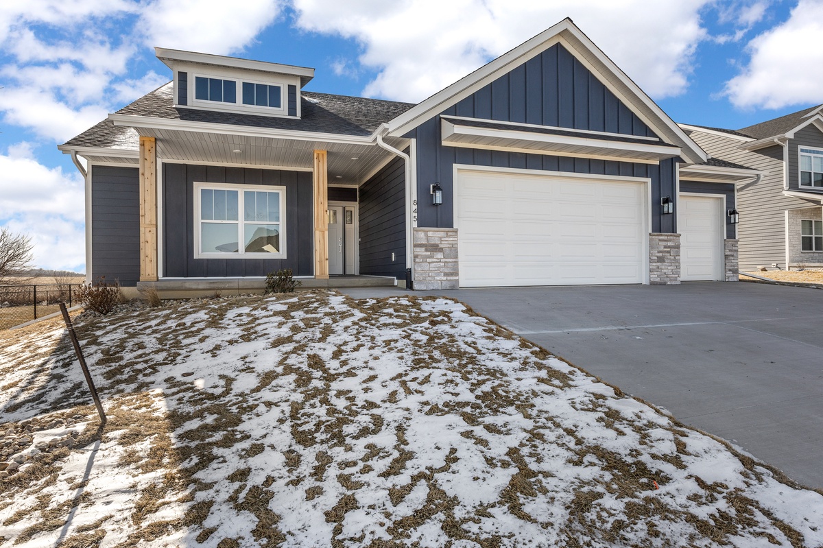 845 Yorkshire Street , North Liberty, IA, US