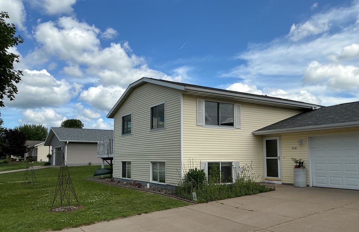 904 Winchester Lane , Holmen, WI, US