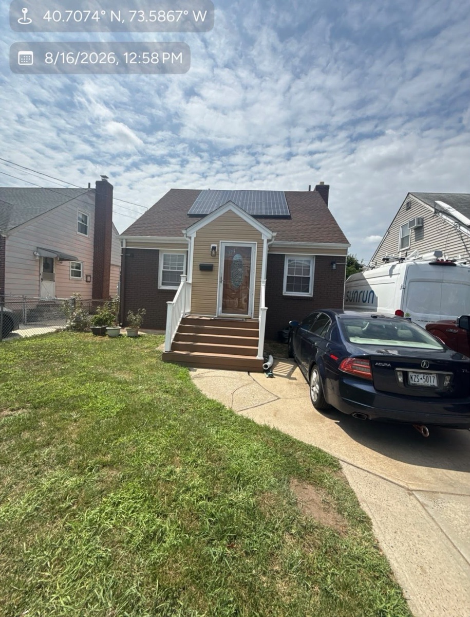 374 Locust Avenue , Uniondale, NY, US