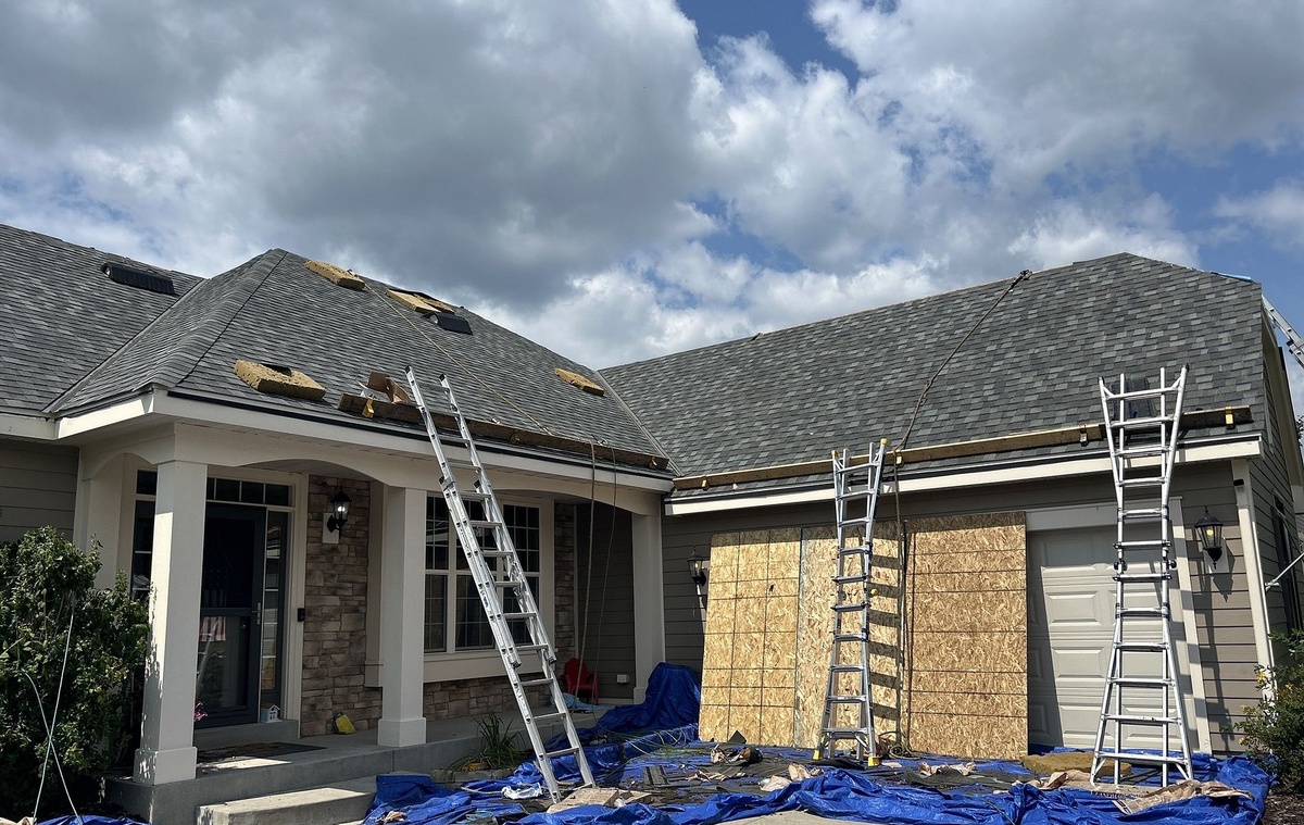 W273N2407 Arlington Court , Pewaukee, WI, US