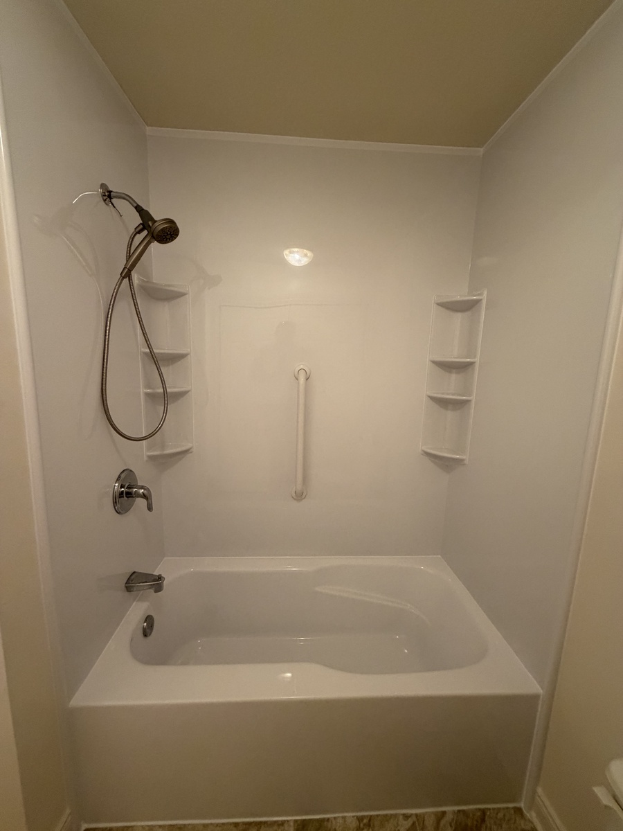 Pewaukee, WI, 53072, US