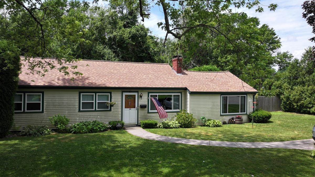11 Rosedale Avenue , Barrington, RI, US